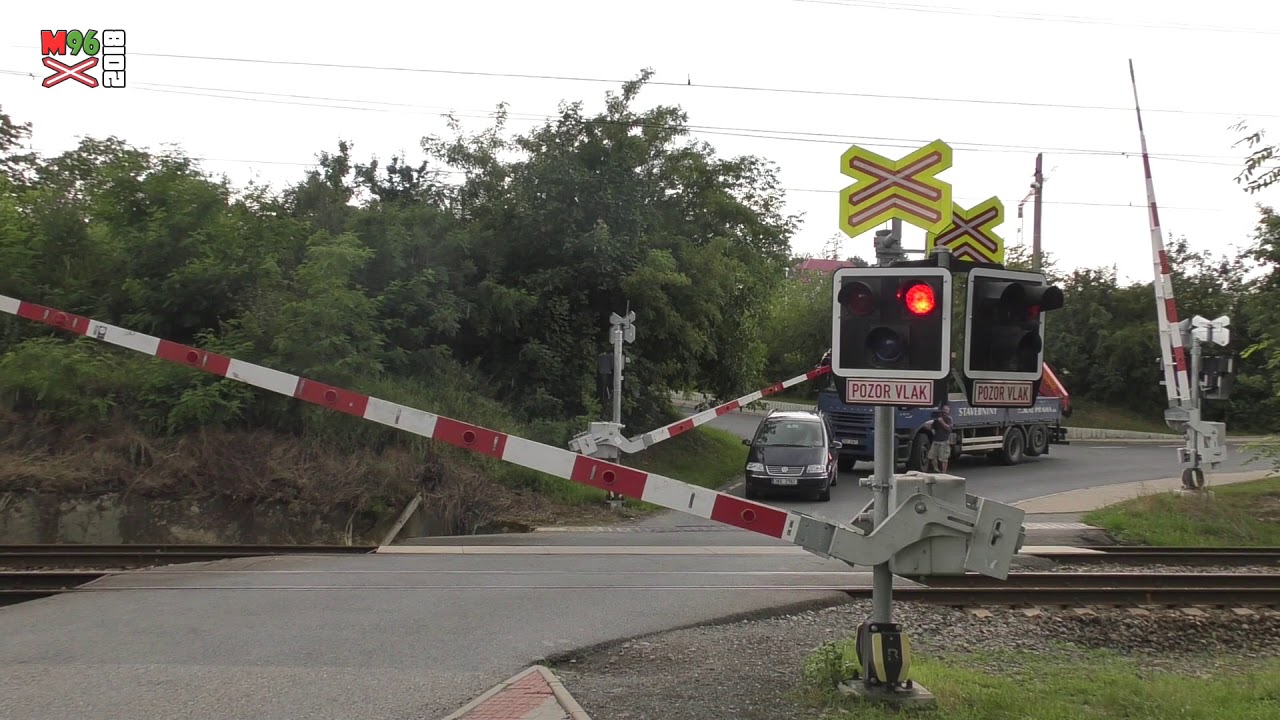 Železniční přejezd Černošice-Mokropsy - opakovaná výstraha