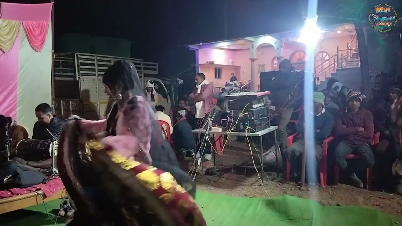 देवी सिंह यादव प्रीतम यादव कमलेश यादव बुंदेली राई🌹🌹