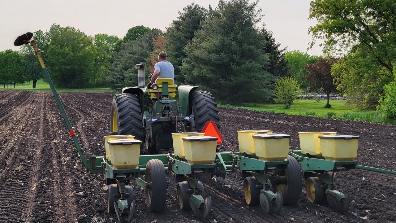 Planting corn 2023 4K