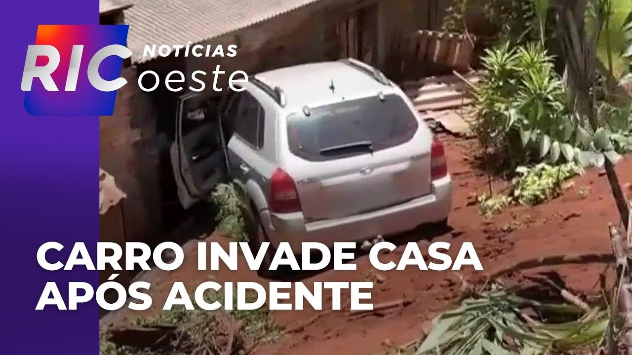 Após acidente, veículo desgovernado invade casa em Cascavel; parte do imóvel ficou destruído