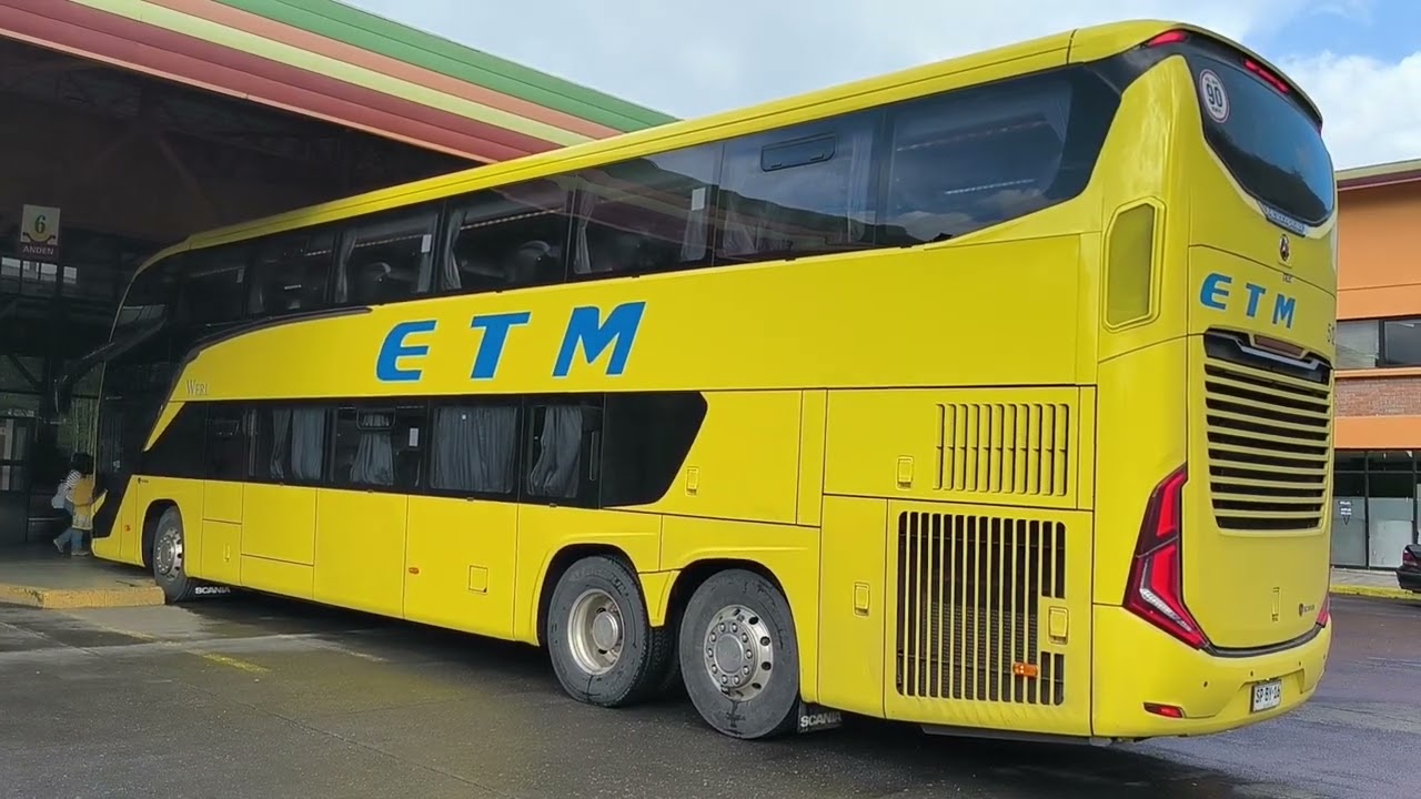 Buses saliendo del Terminal Rodoviario Temuco(Chile). Buses ETM