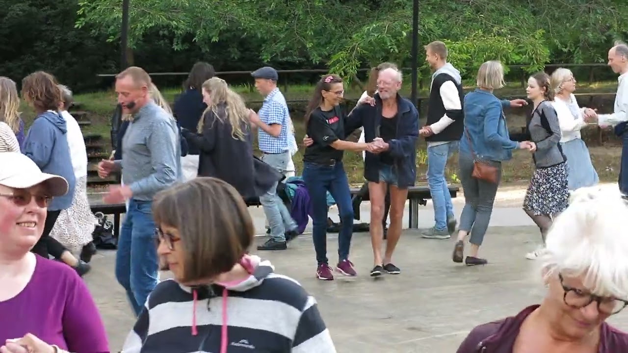 Rheinländer-Polka (DK) / Dansk folkedans i Fælledparken 2023