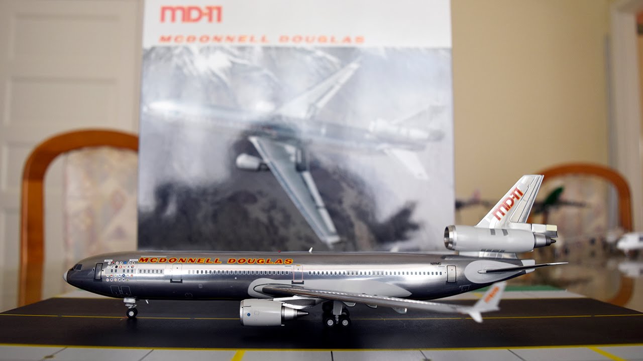 JC Wings 1:200 McDonnell Douglas MD-11 "House Colours" Unboxing and Review