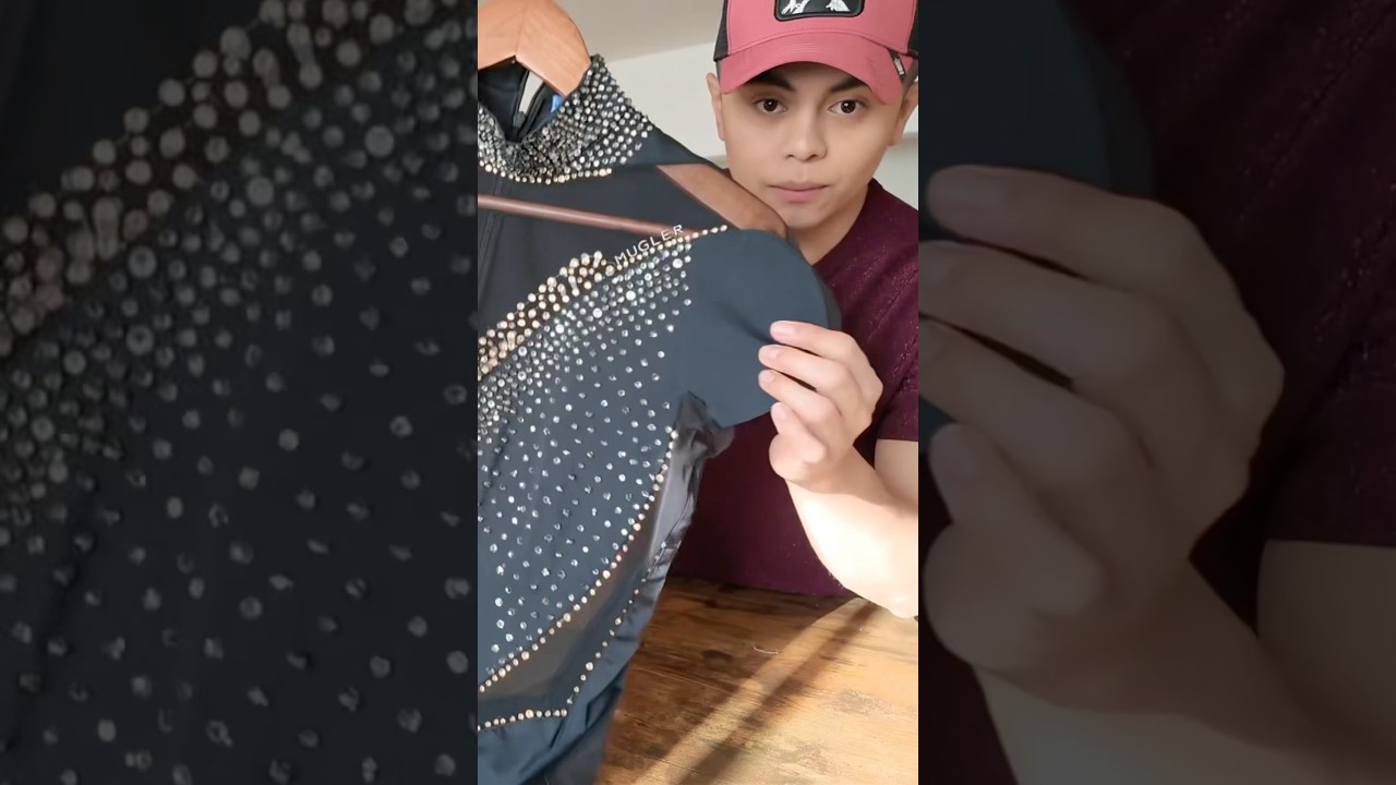 Working on my Mugler #mugler #swarovski #costume #vlog #moda