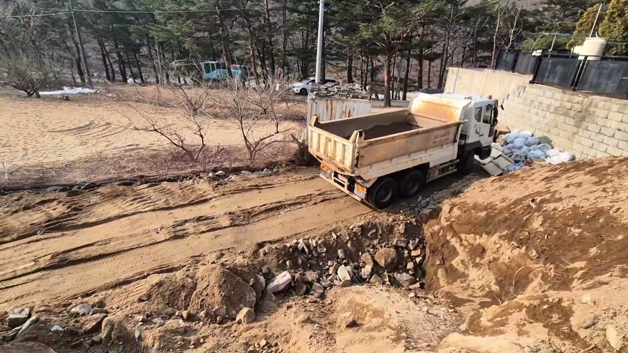발파없이 암반을 약품으로 굴착하는공법 유석토건주식회사 010 8878 6627 #팽창성몰탈 #무진동암파쇄공법 #excavator #비폭성파쇄제 #발파대안공법