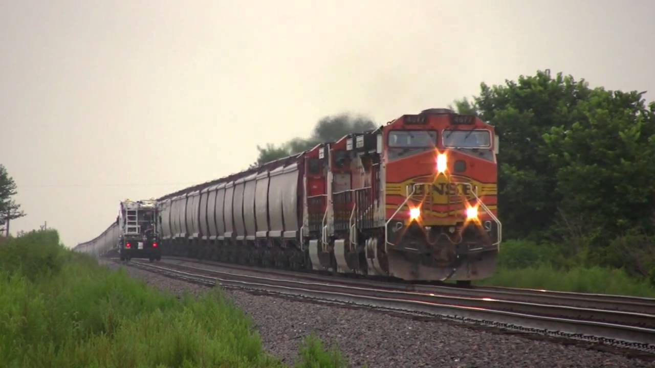 BNSF 4677 West, Grain Train, on the BNSF Mendota sub