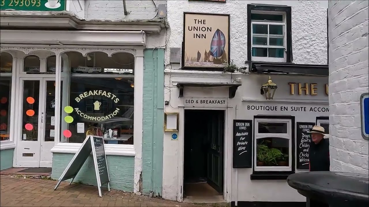Virtual Walk - Cowes High Street - M&S To Seafront - Isle Of Wight - April 2022 | kittikoko #cowes