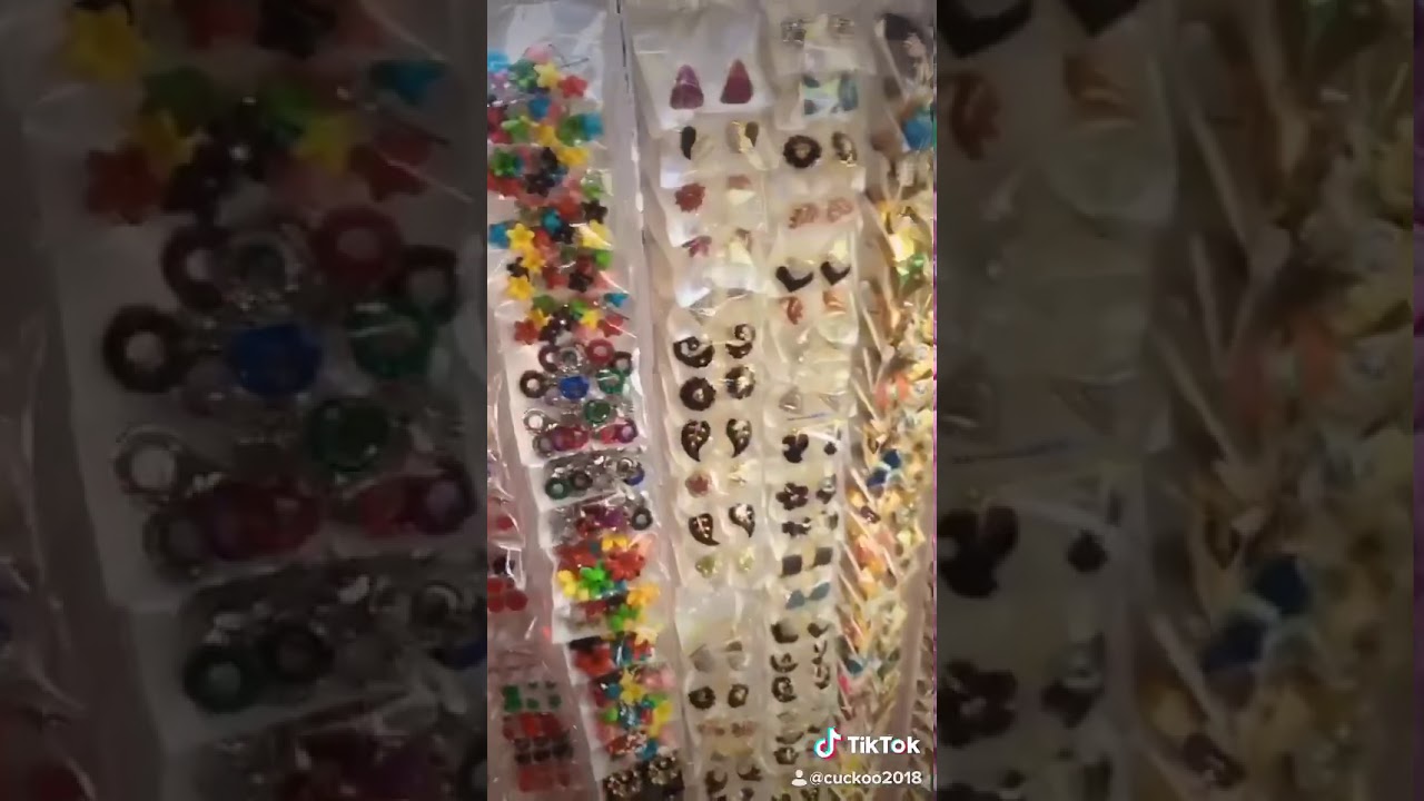 Earings for just 10 /- in Chembur , Mumbai | Mumbai Street Shopping |