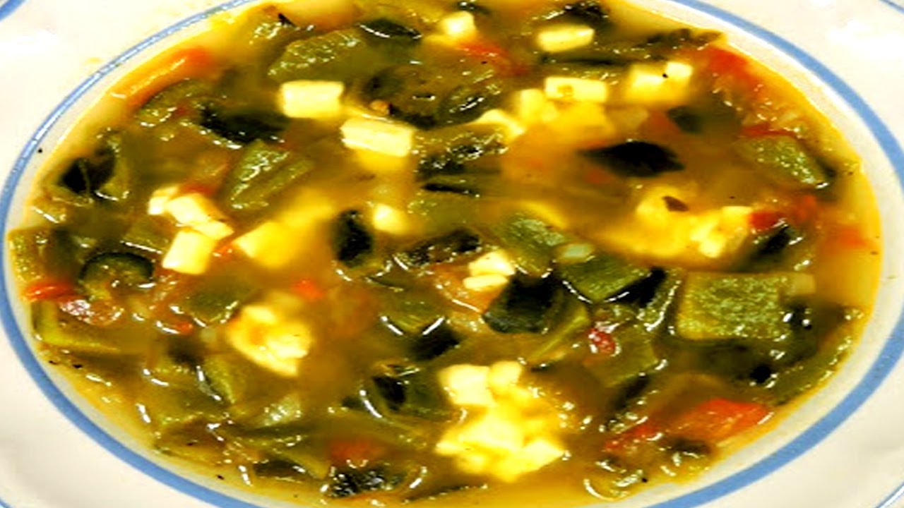CALDO DE CHILES POBLANOS - SOPA POBLANA | #irisCocinablog
