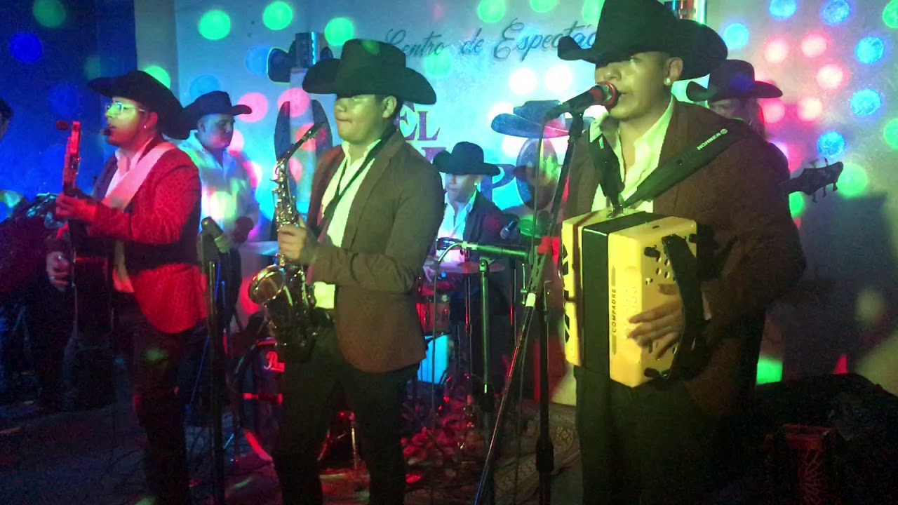 CONJUNTO ECCEZO - GUITARRAS BLANCAS (en vivo)