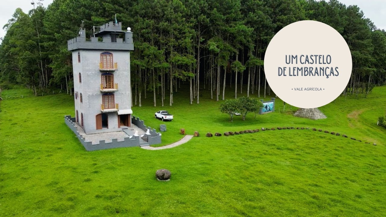 Pai constrói castelo em homenagem à filha que morreu em acidente!