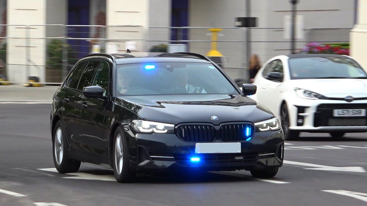 Metropolitan Police unmarked BMW 530d xDrive emergency lights + siren
