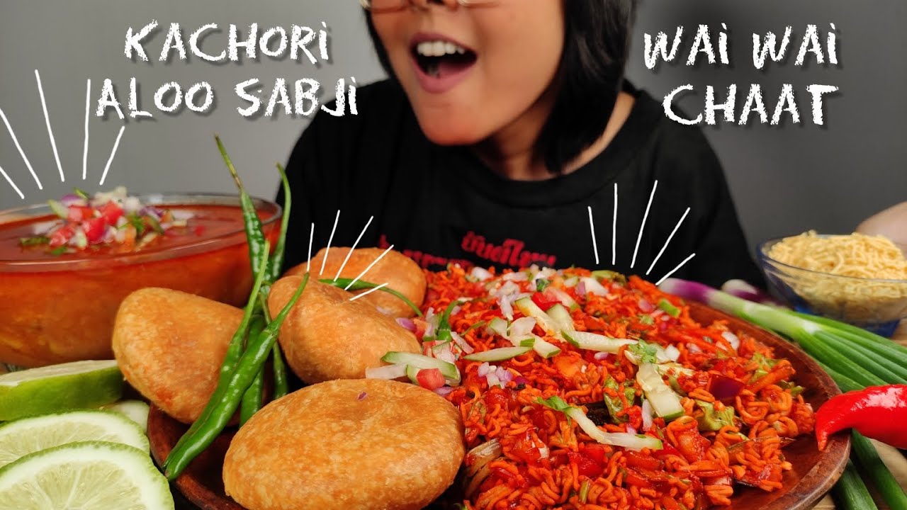 EATING KACHORI WITH SPICY ALOO SABJI AND WAI WAI CHAAT | CHATPATEY WITH KACHORI AND ALOO SABJI