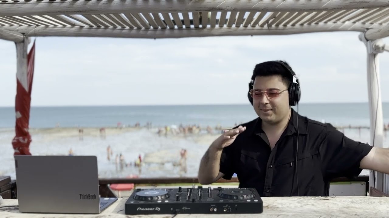 ENZO SANTIAGO SET  N 4