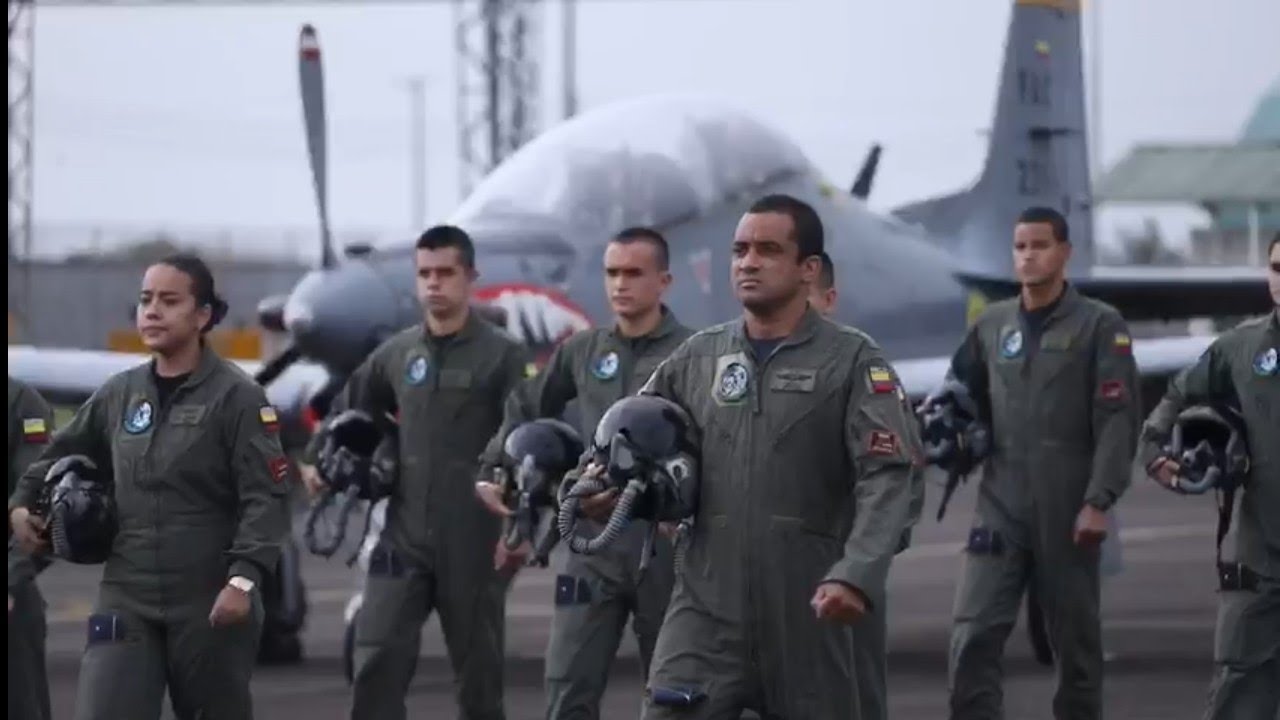 Cómo se forman los futuros pilotos militares en la Escuela T-27 Tucano