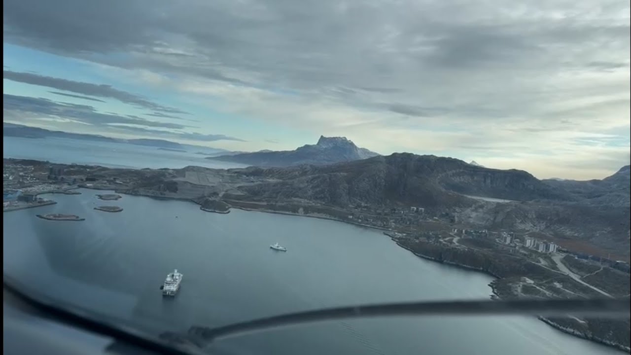 🛬 Scenic Greenland Landing – Final Approach to Nuuk Airport