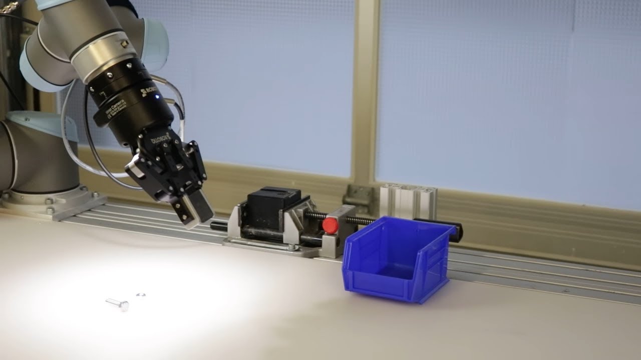 Nut and Screw assembly with Robotiq