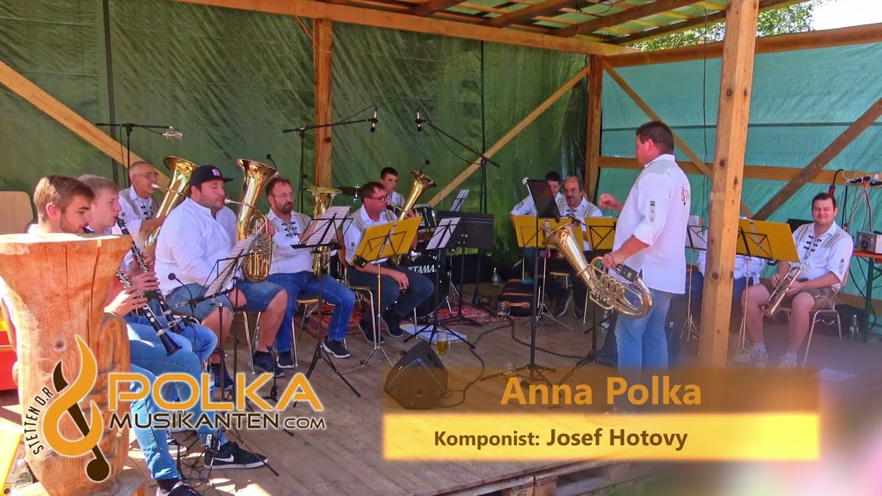 Polkamusikanten aus Stetten spielen die Anna Polka