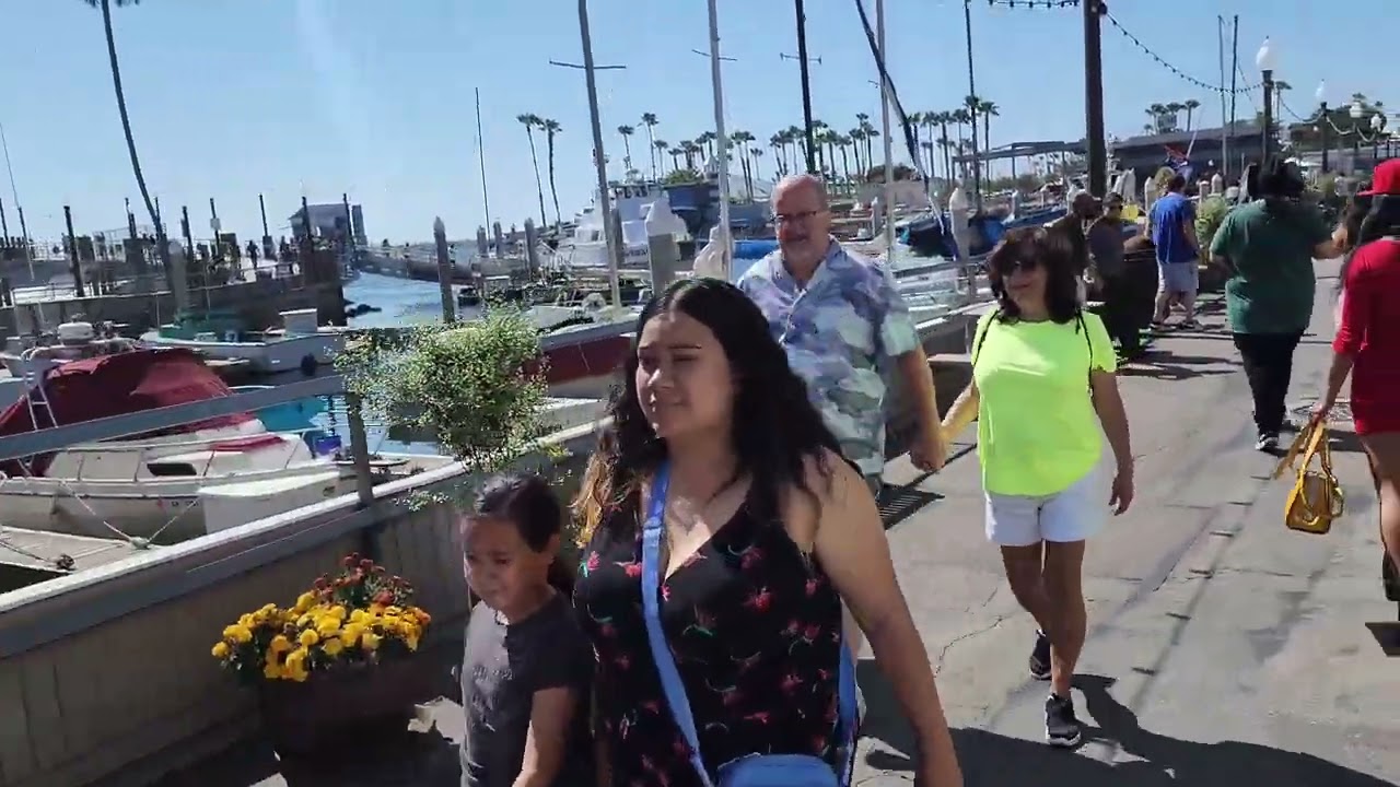 Walking from Redondo Beach Pier to Hermosa Beach Pier.
