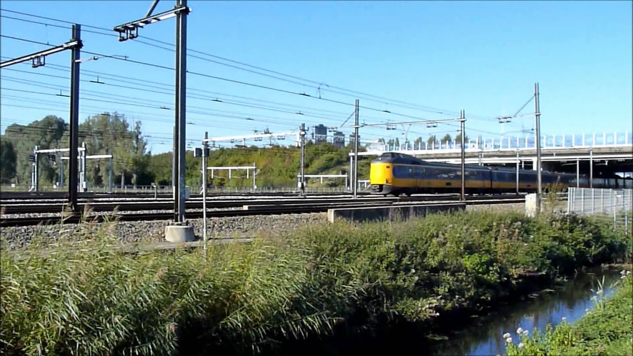 treinen zonder fratsen, Züge ohne Quatsch, trains with no nonsense. Barendrecht 16 Oktober 2011.