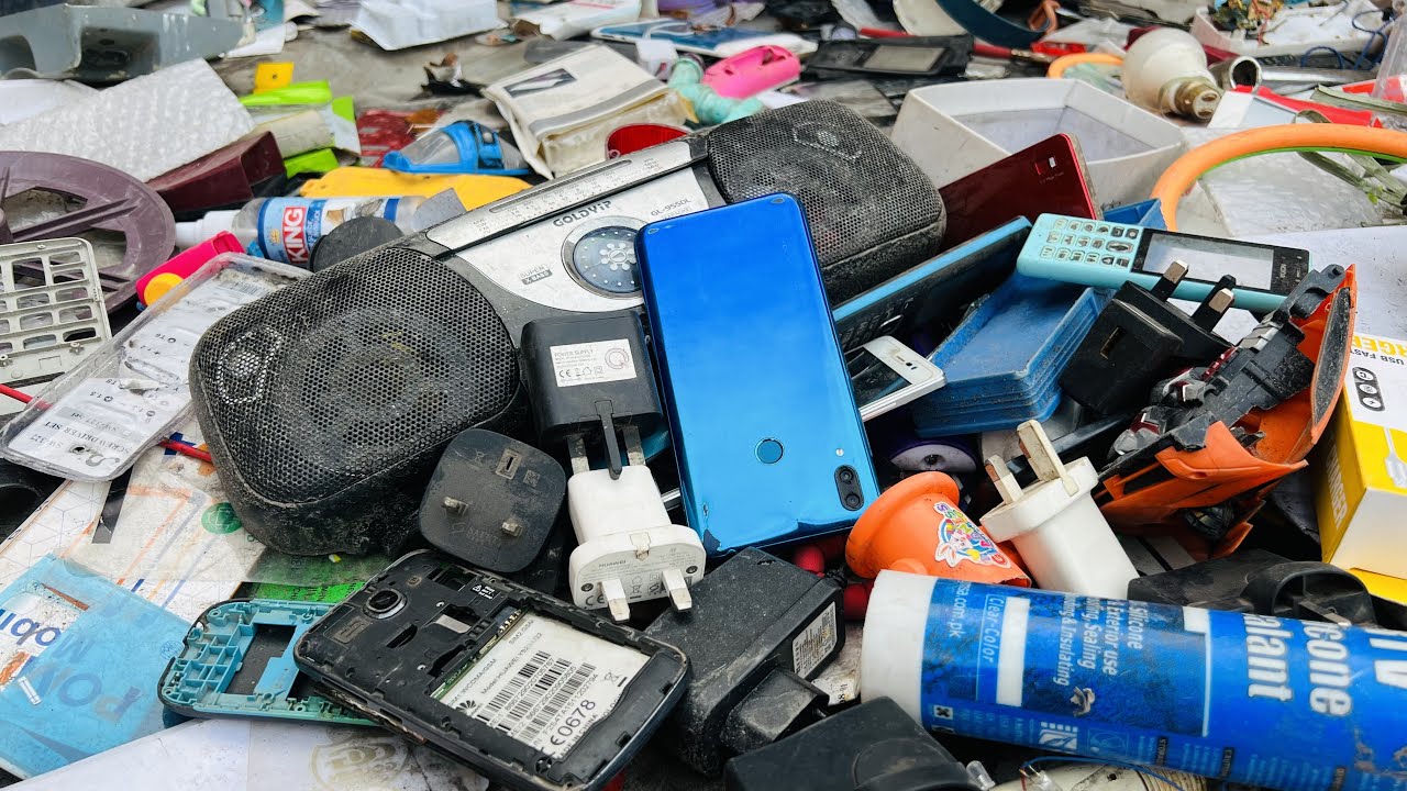 Find lots of used phones unbranded phones restoration from trash