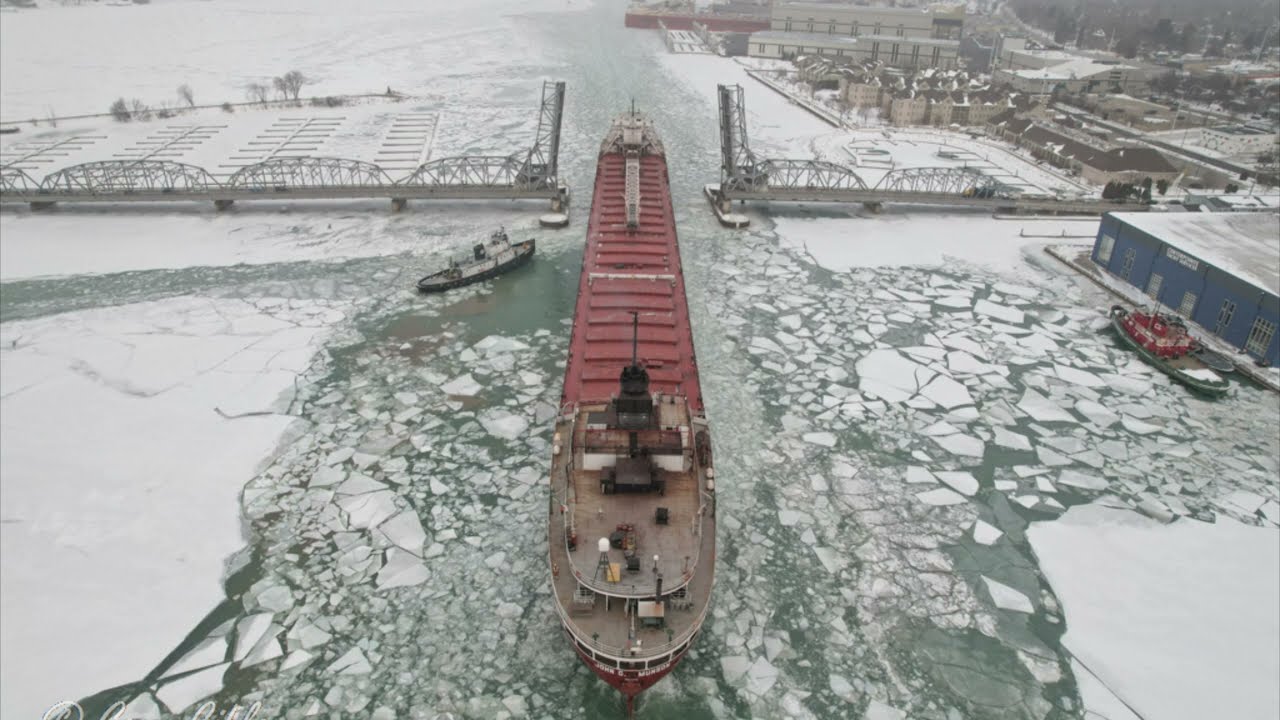 John G Munson coming into Sturgeon Bay, Jan. 18, 2022.