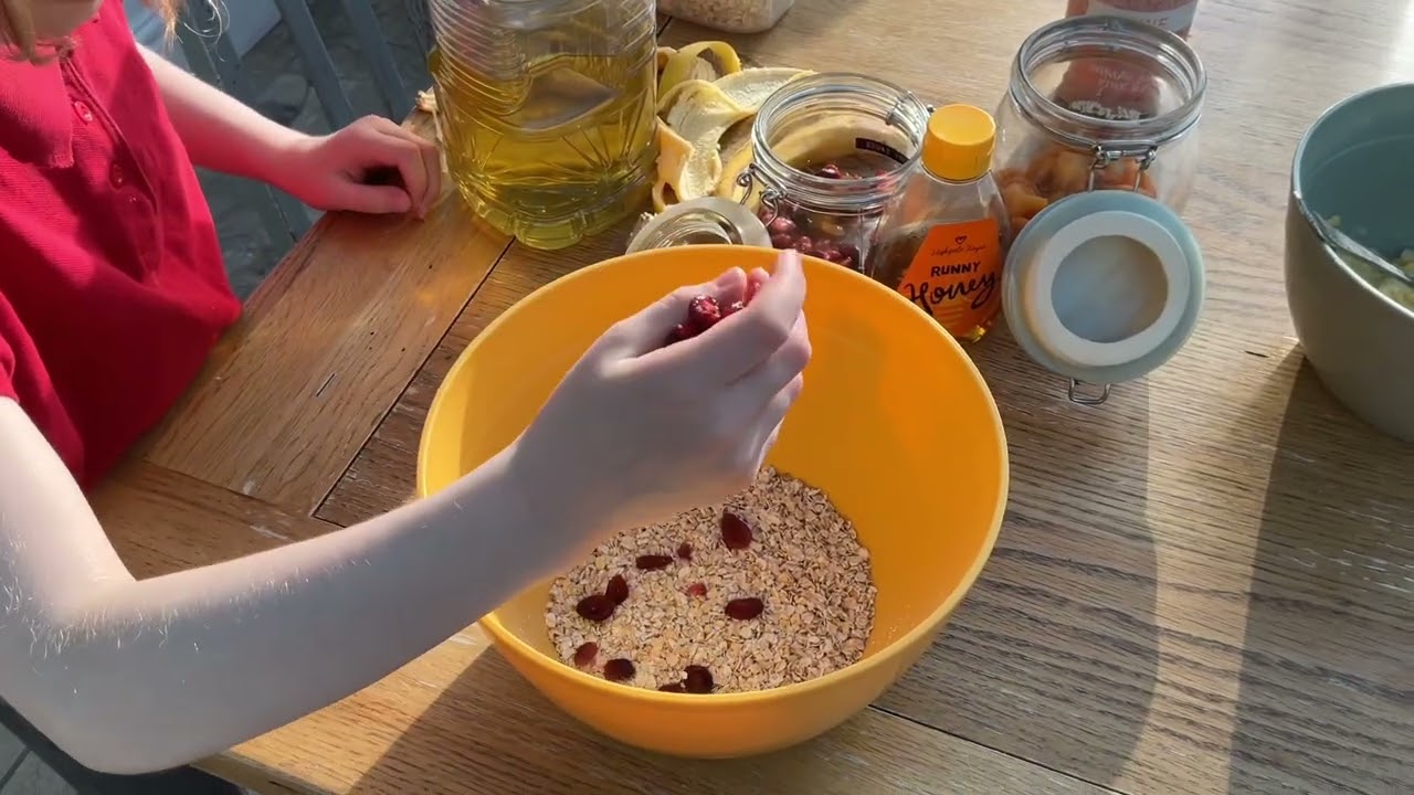 My First Video - No Butter Flapjack!