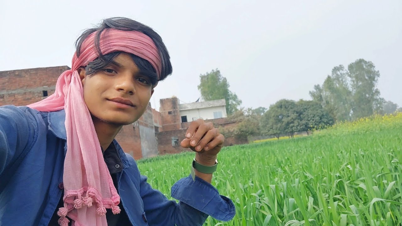 Main Apne Khet Mein Sichai Kar Raha Hoon 🌾💧