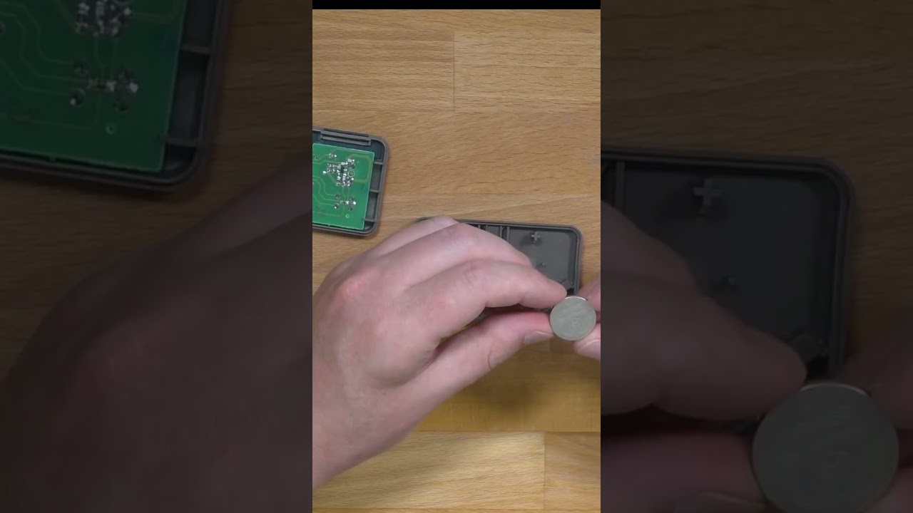 Craftsman Garage Door Remote Battery Replacement in Under 30 Seconds #shorts