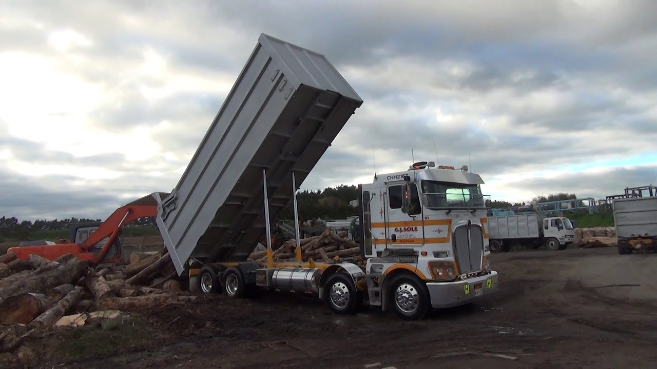 Will Bishop Trucks NZ, G J Sole Bin Truck