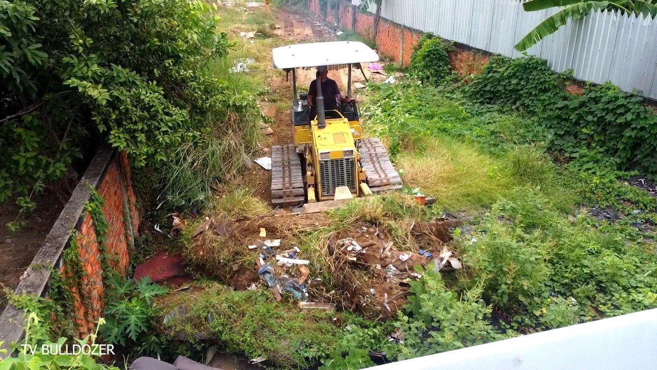 Starting New Project!!! CLEARING TRASH And GRASS By Good Operator Dozer KOMAT'SU D20P Pushing TRASH