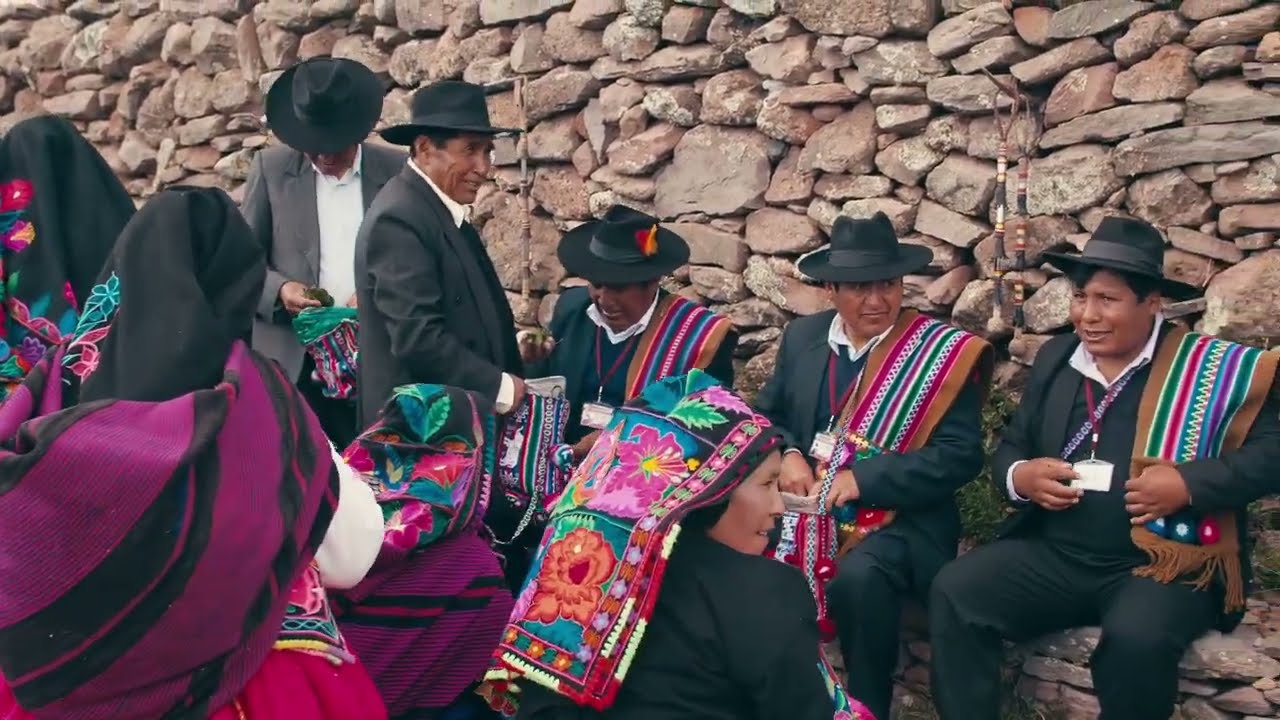 Ritual al Pachatata y la Pachamama en Amantaní