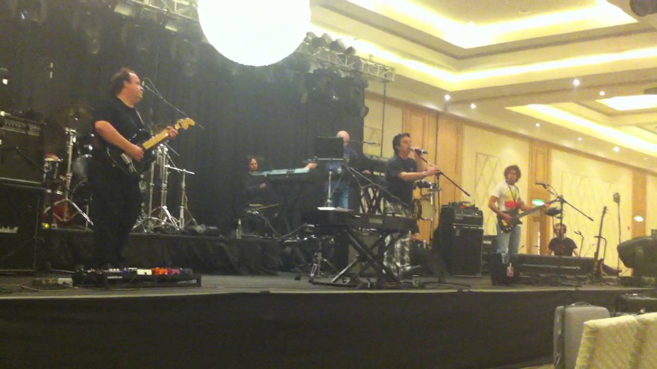 Marillion Soundcheck - Cover My Eyes