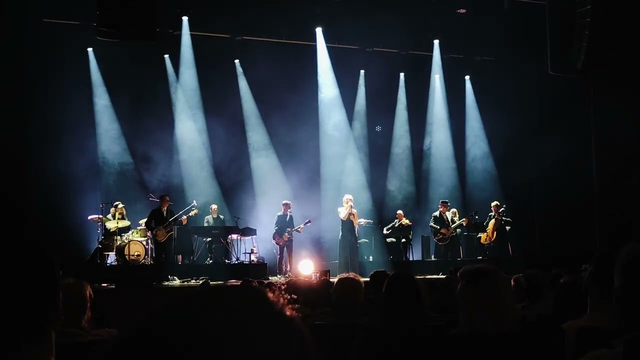 Hooverphonic - Mad about, Oct 2024 at Haarlem Phil
