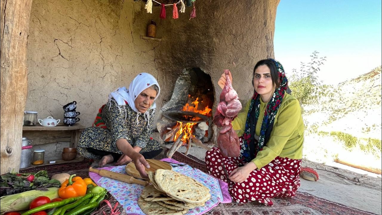 The life of a single Iranian family in the mountains:How to prepare liver/A relaxing life
