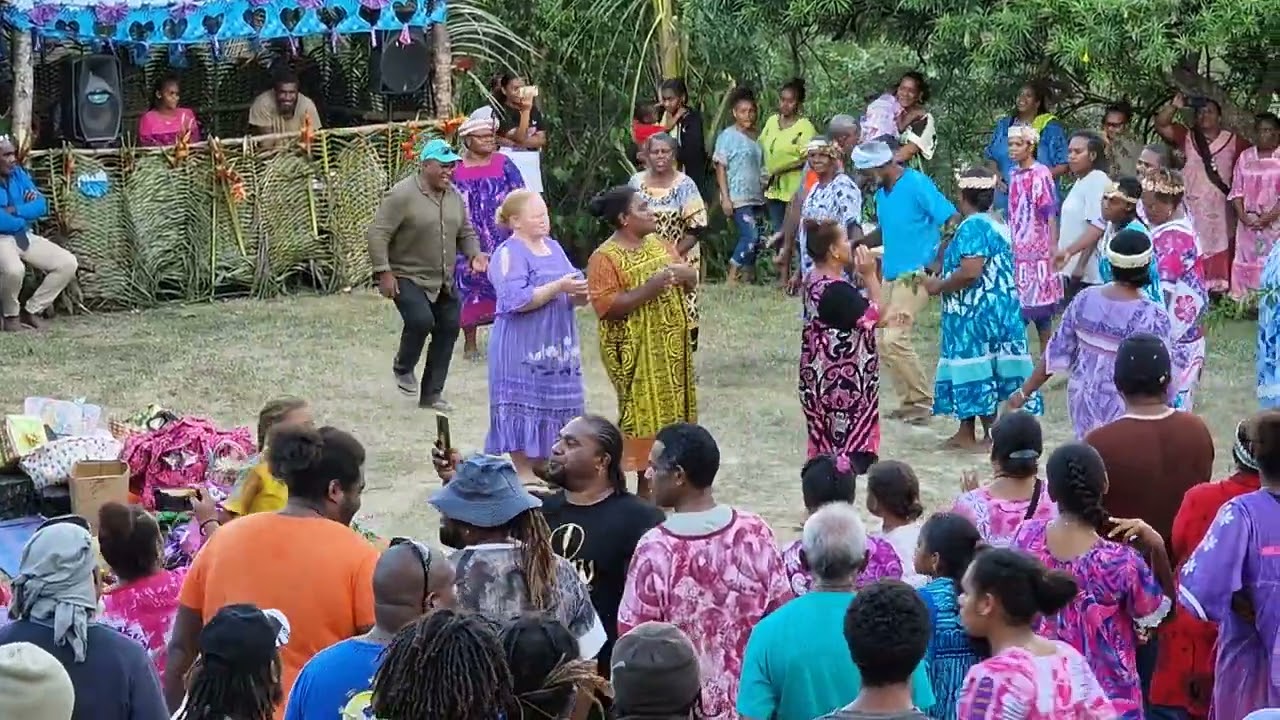 Nouvelle Calédonie danse des mamans de Pouébo 🙂🙂