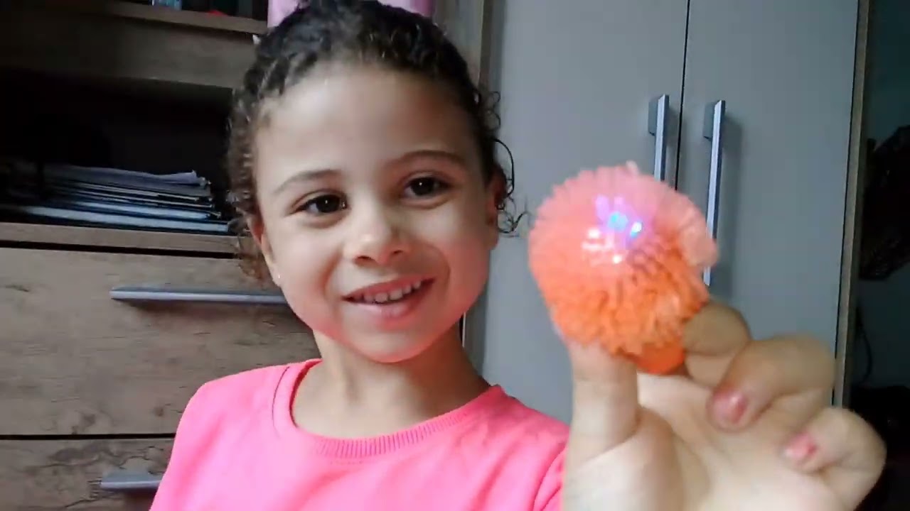 Bella mostra seus acessórios de gravar videos#videosyoutube