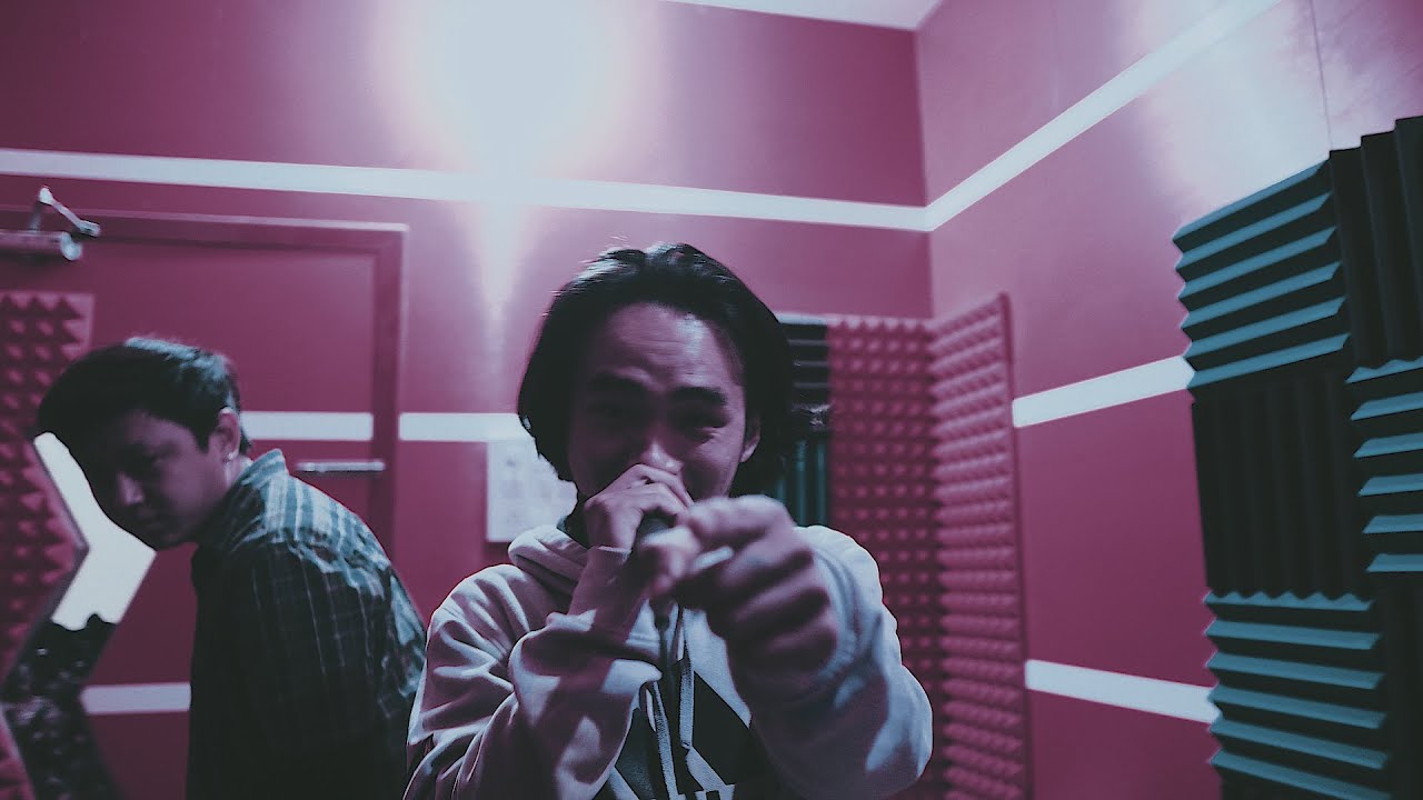 Bengia Tamoh Spitting Fire Bars in the Demons Clique Studio