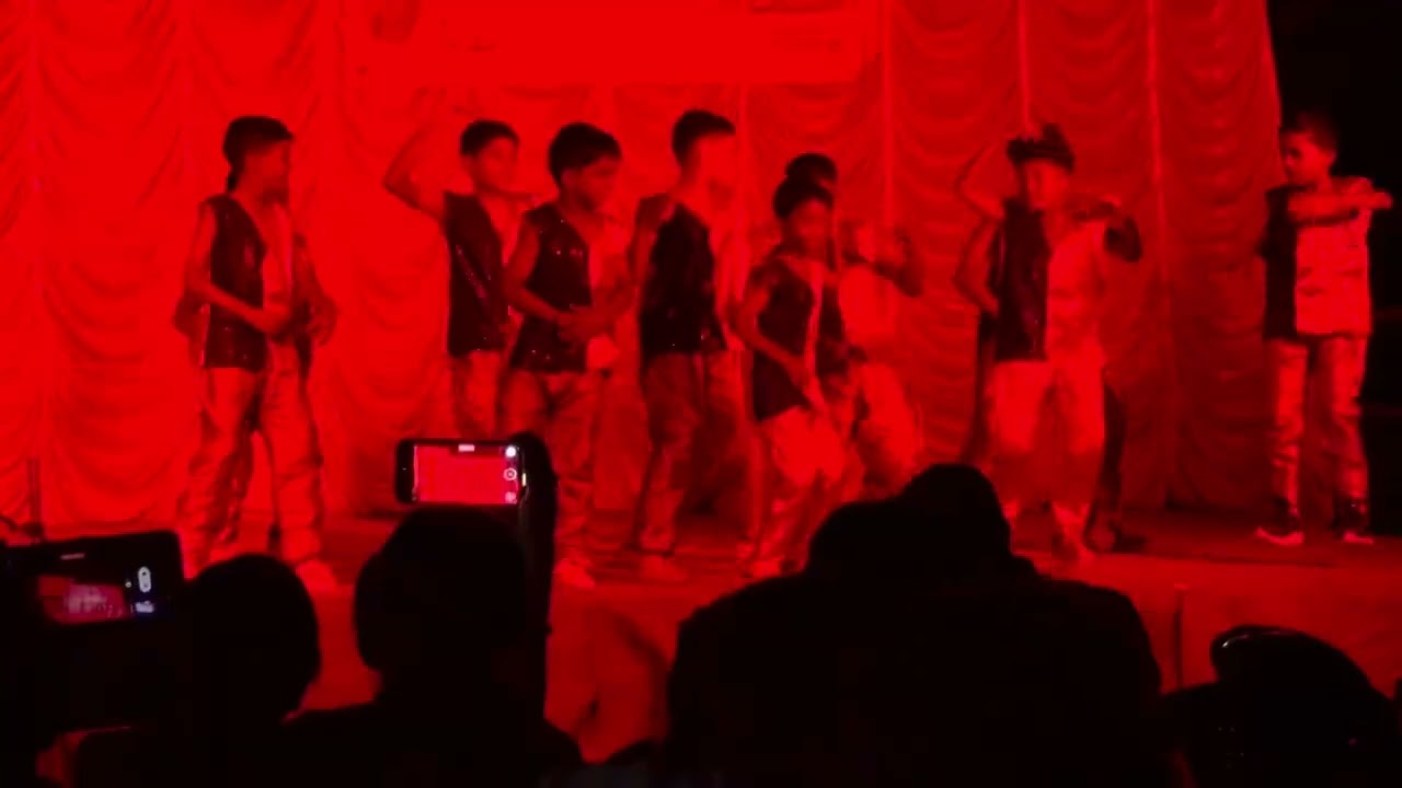 Our little stars shining on stage ✨💃🕺 #proudmoment 