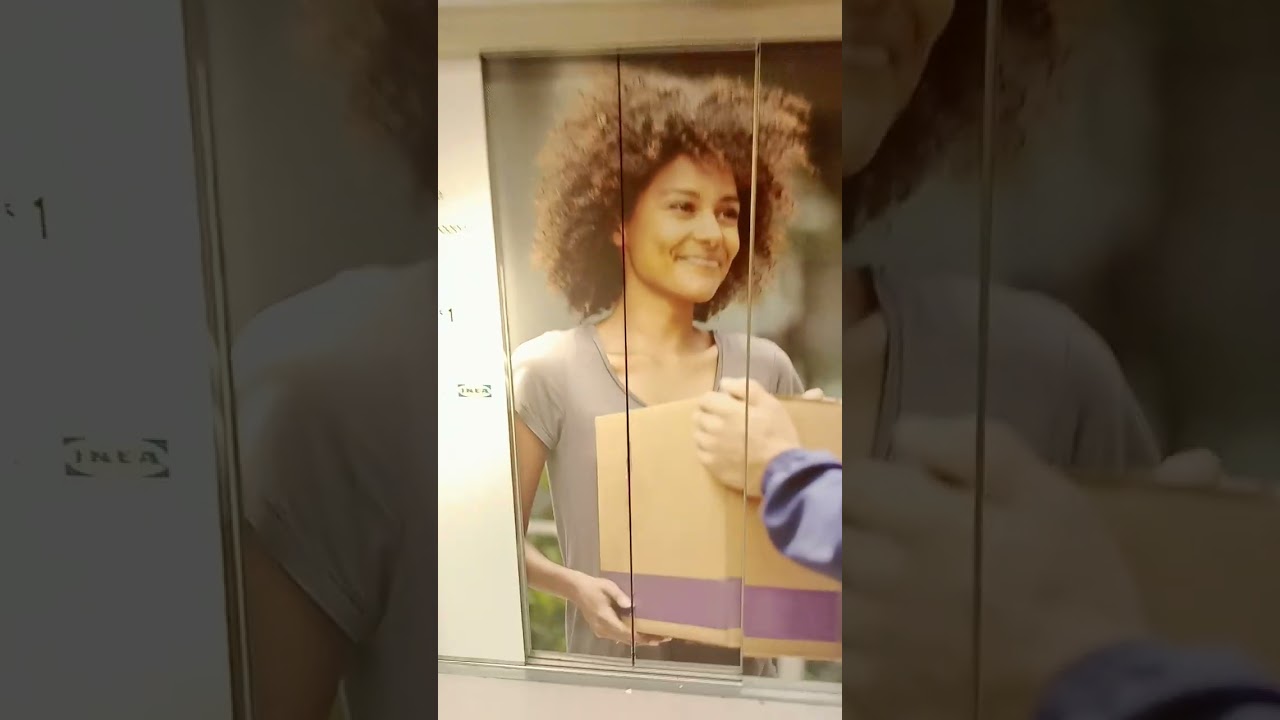 Galleria Centro commerciale porta di Roma Ikea entrata fino a uscita ascensore scale mobile e vuoto