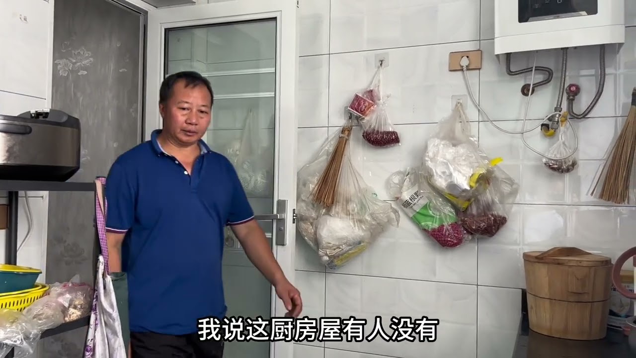 趁着天气好，殷二哥出门去种菜了，我带着孩子们去外面玩#记录真实生活 #自己种的纯天然的绿色蔬菜