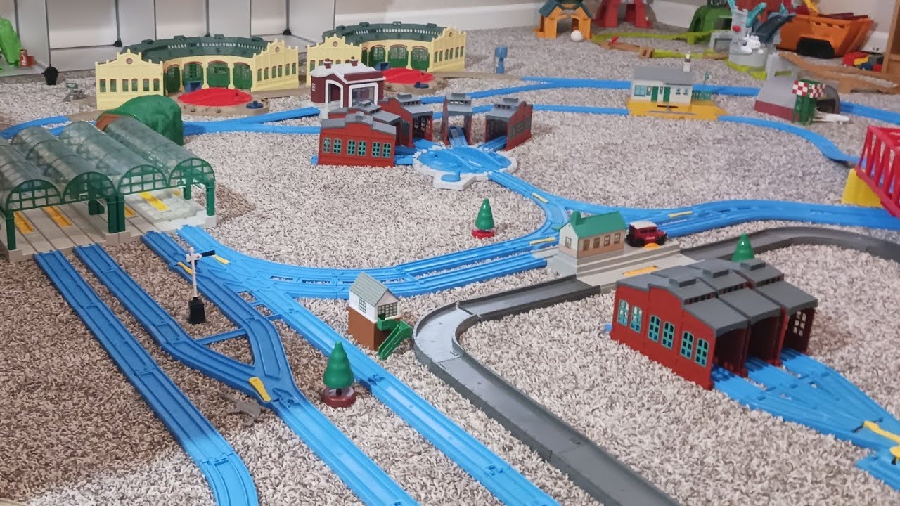 MY BEST TOMY/TRACKMASTER LAYOUT YET? | Layout Tour and Running Session