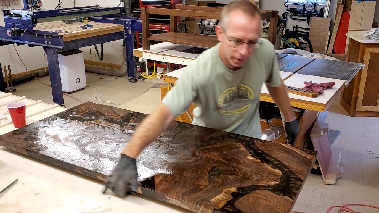 Walnut epoxy river coffee table - Osmo Polyx part 1