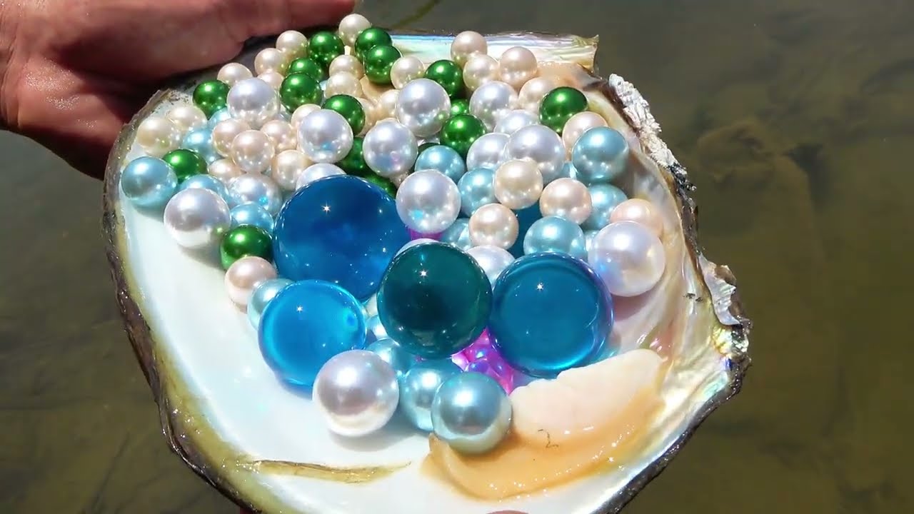 🦋 Girl Finds Giant Mussel with Priceless Pearl in Riverbed