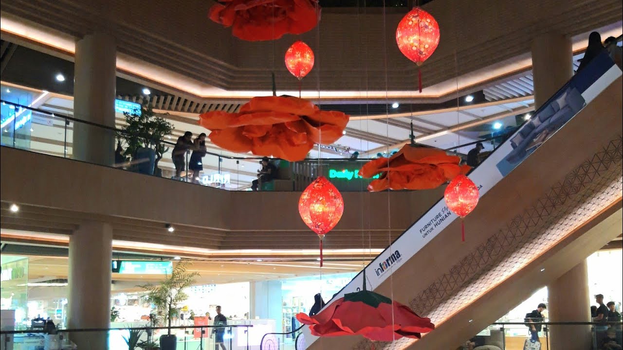 Jalan - jalan ke Living World Denpasar ada Sriwedarifest Roof Garden