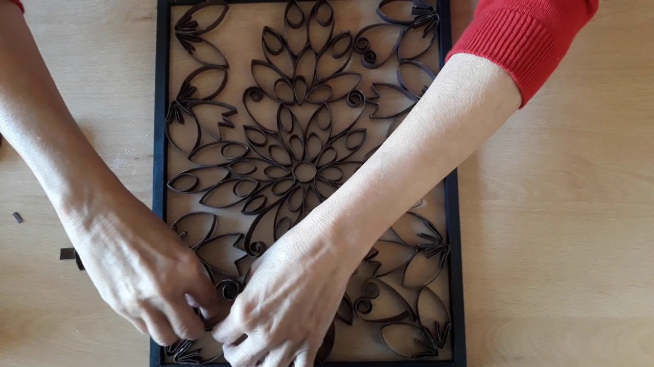 CUADRO DE FIGURAS CON TUBOS DE PAPEL HIGIÉNICO.