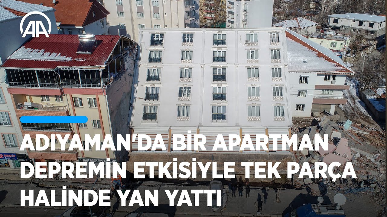 Adıyaman'da bir apartman depremin etkisiyle tek parça halinde yan yattı