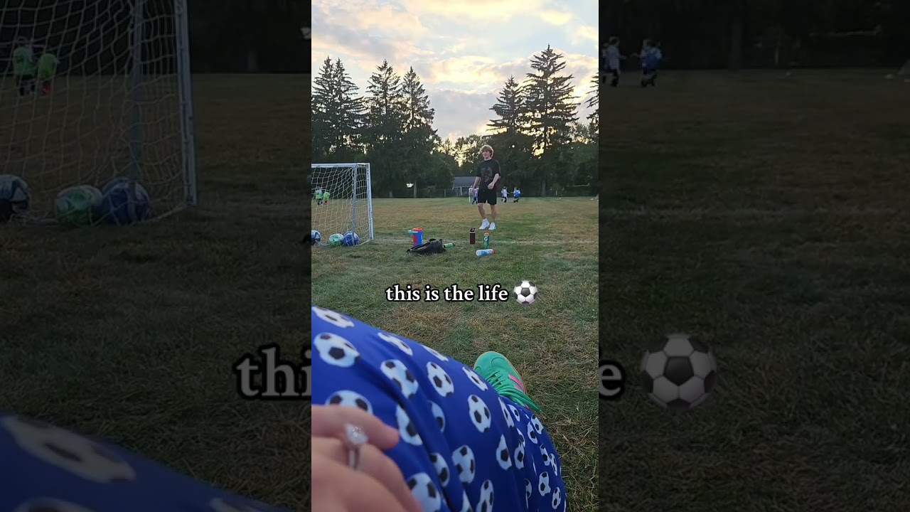 soccer mom life is my favorite & this Blankets is great for the cooler nights ⚽️ link in bio for a