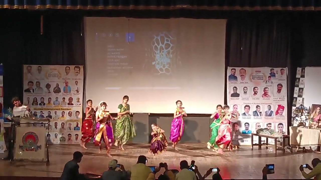 Dance by kids at Mumbai Entertainment International Film Festival 2022.