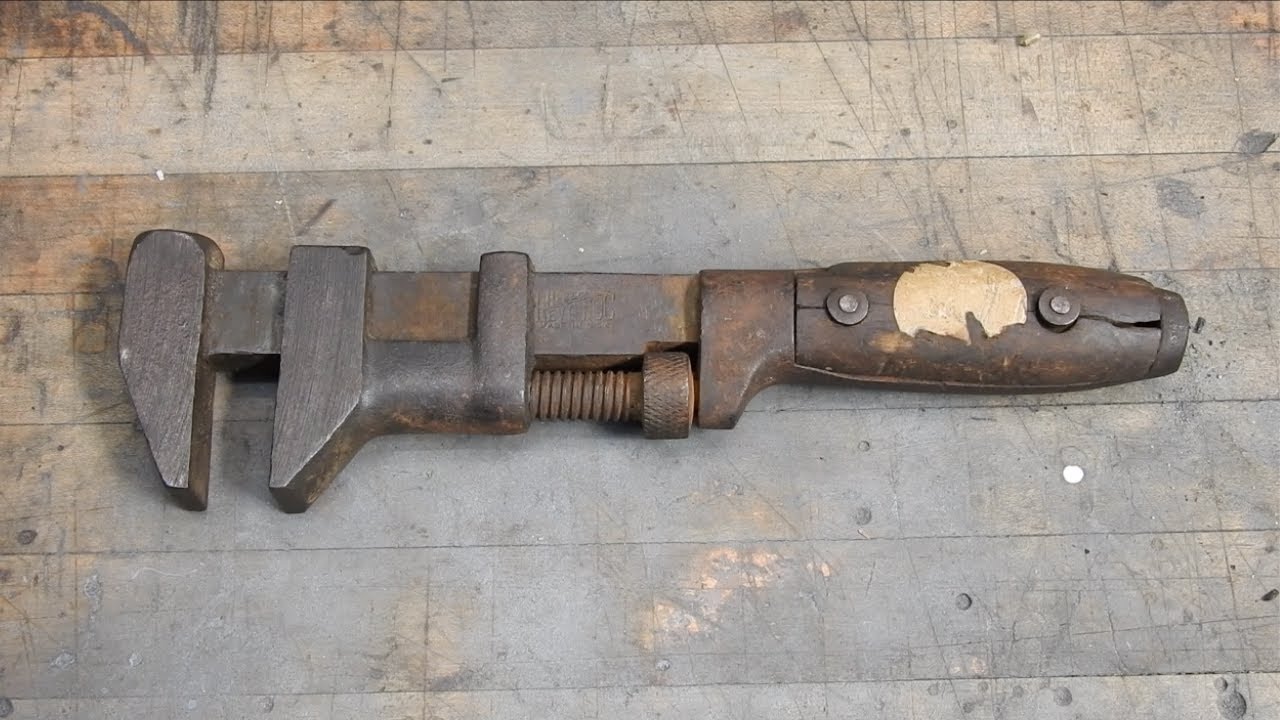 Restoring a 1930s Adjustable Wrench (Completely TRANSFORMED)